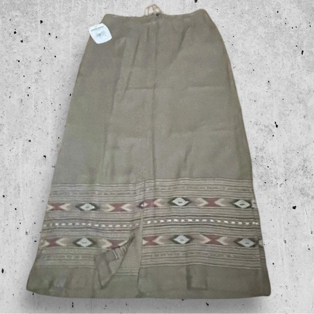 Woolrich NWT Skirt Size 12 Long Modest Style Pockets Tribal Aztec Print Brown